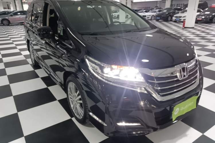 Used Honda Elysion 2016 2.4L Luxury Edition Front Right 45 Deg