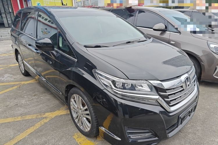 Used Honda Elysion 2016 2.4L Classic Edition Front Right 45 Deg