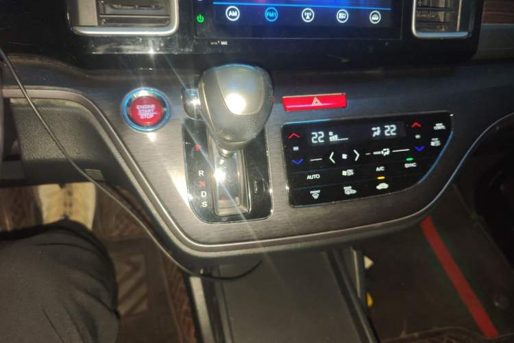 Used Honda Elysion 2016 2.4L Luxury Edition Gear Lever