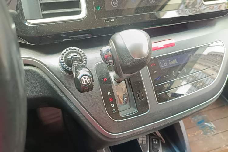 Used Honda Elysion 2016 2.4L Luxury Edition Gear Lever