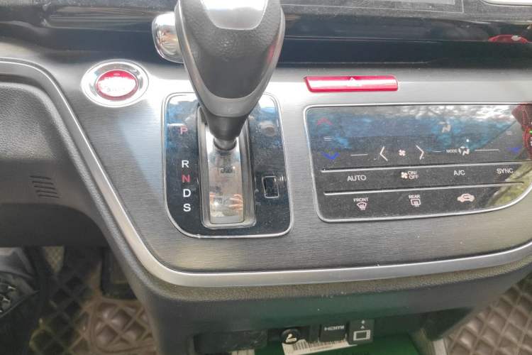 Used Honda Elysion 2016 2.4L Style Edition Gear Lever