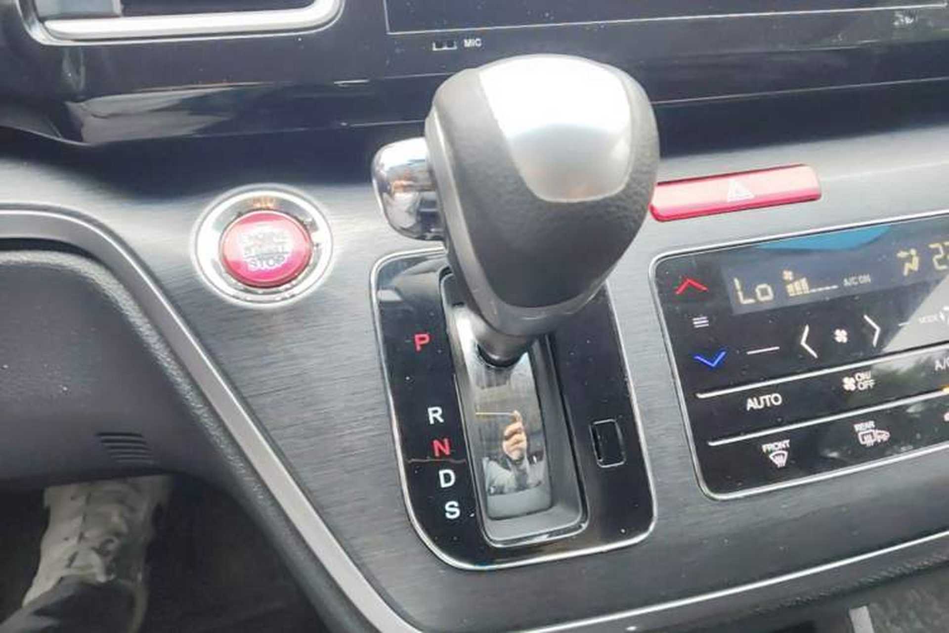 Used Honda Elysion 2016 2.4L Luxury Edition Gear Lever