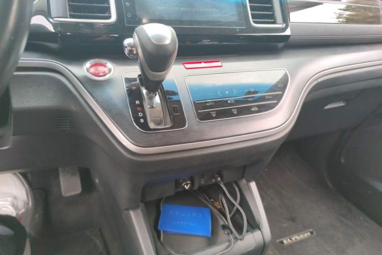 Used Honda Elysion 2016 2.4L Style Edition Gear Lever