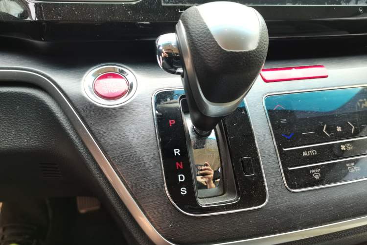 Used Honda Elysion 2016 2.4L Luxury Edition Gear Lever