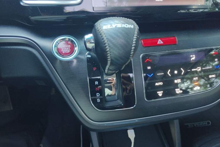 Used Honda Elysion 2016 2.4L Luxury Edition Gear Lever