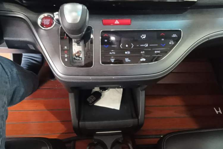 Used Honda Elysion 2016 2.4L Luxury Edition Gear Lever