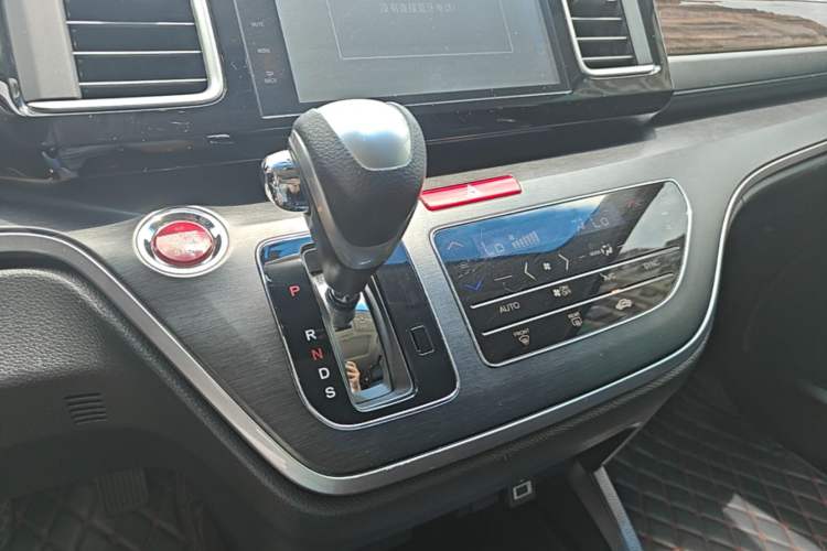 Used Honda Elysion 2016 2.4L Style Edition Gear Lever