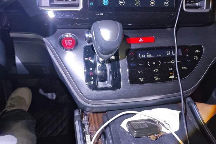 Used Honda Elysion 2016 2.4L Luxury Edition Gear Lever