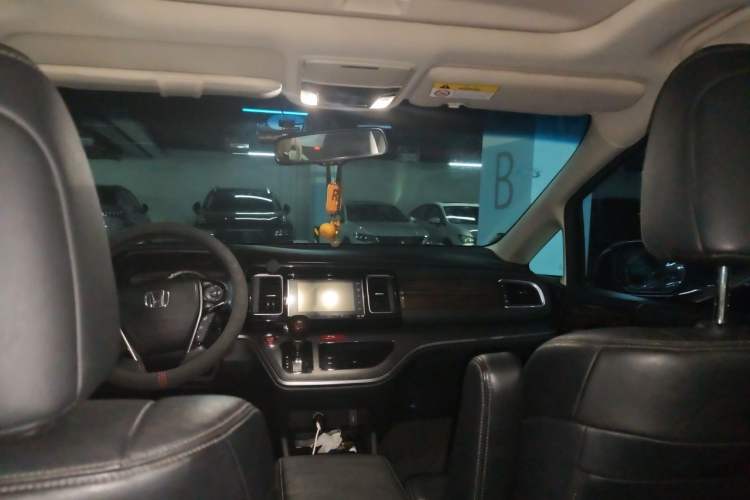 Used Honda Elysion 2016 2.4L Supreme Edition Headliner