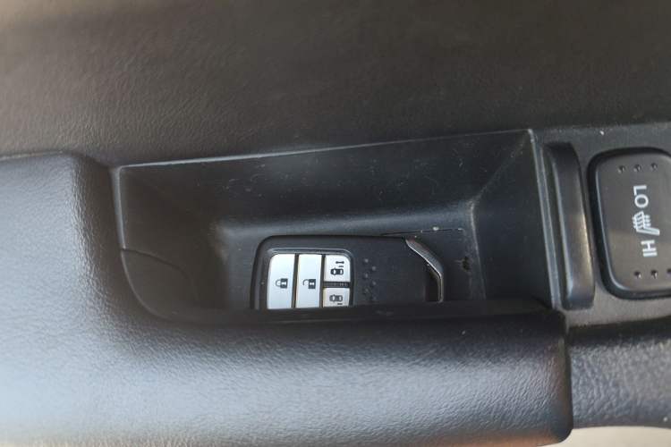 Used Honda Elysion 2016 2.4L Supreme Edition Interior 1