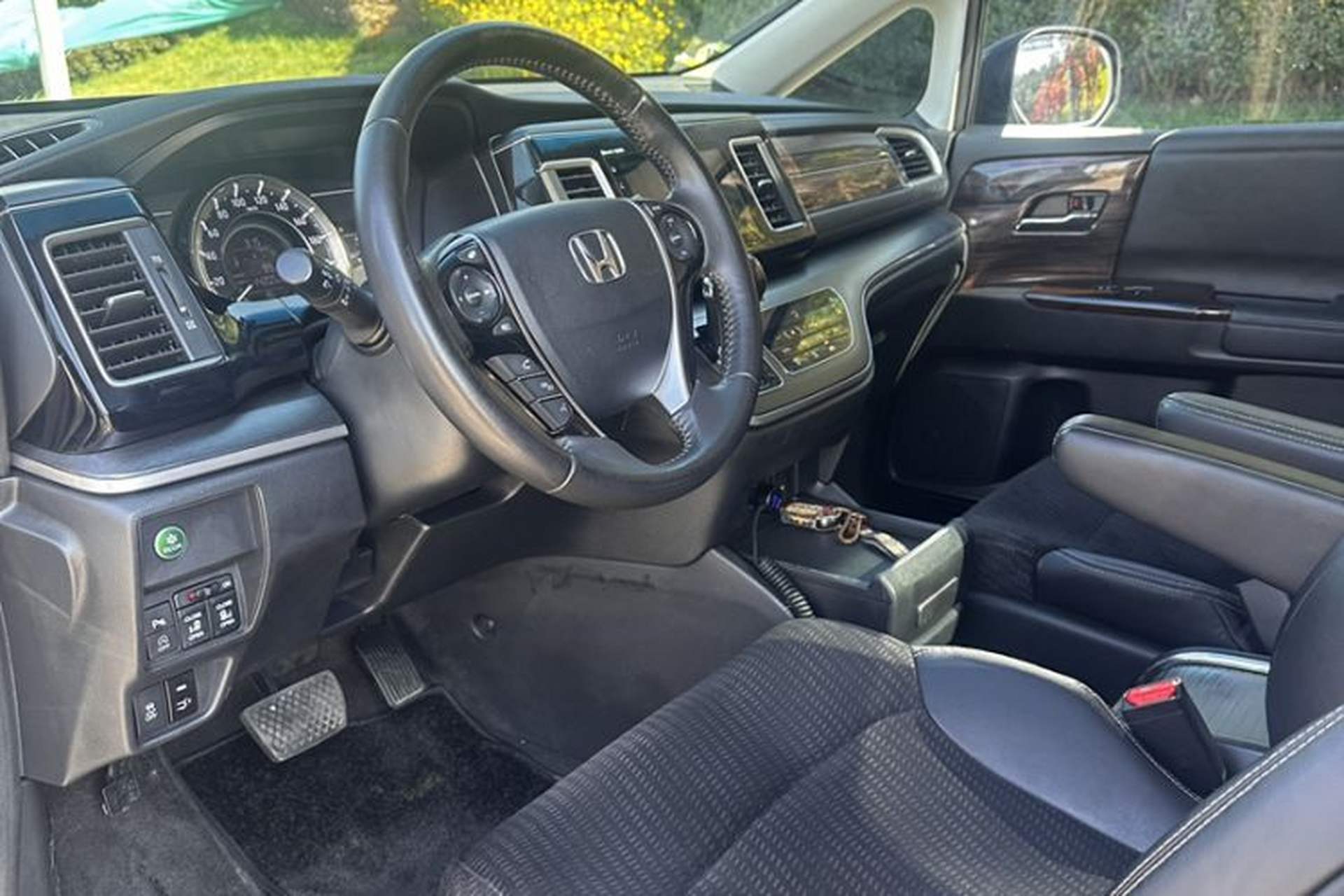 Used Honda Elysion 2016 2.4L Comfort Edition Interior 1