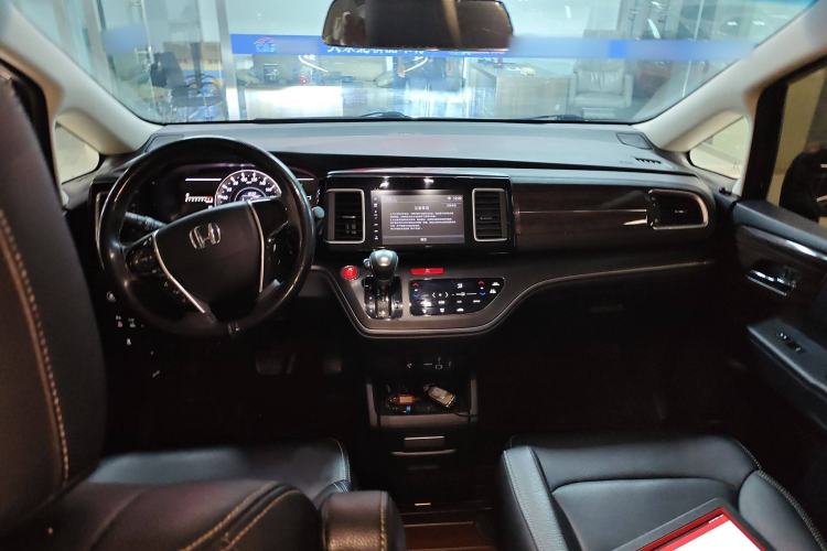 Used Honda Elysion 2016 2.4L Classic Edition Interior 2