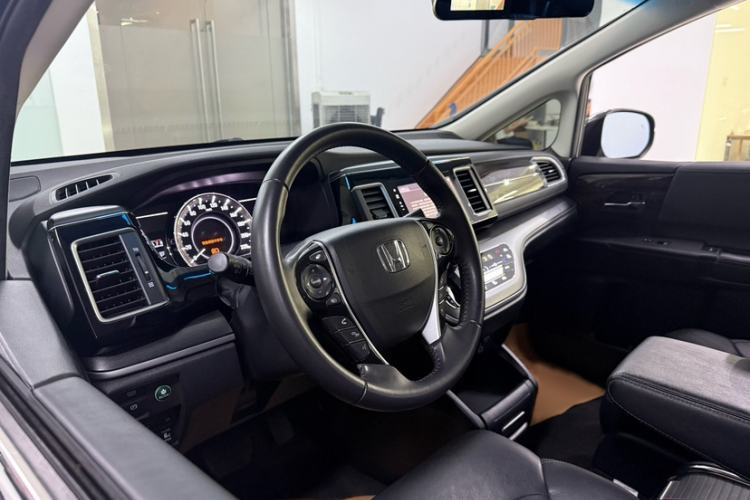 Used Honda Elysion 2016 2.4L Luxury Edition Interior 2