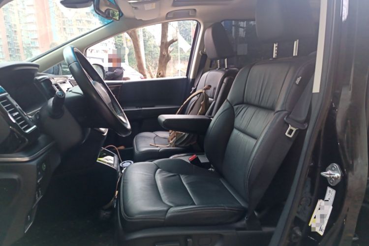 Used Honda Elysion 2016 2.4L Supreme Edition Interior 3