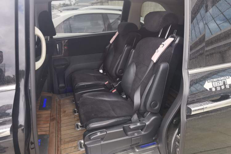 Used Honda Elysion 2016 2.4L Classic Edition Interior 4