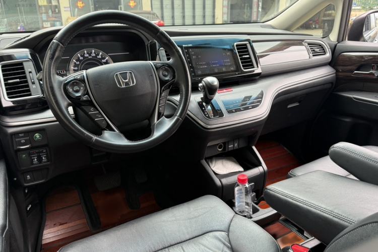 Used Honda Elysion 2016 2.4L Luxury Edition Interior 4