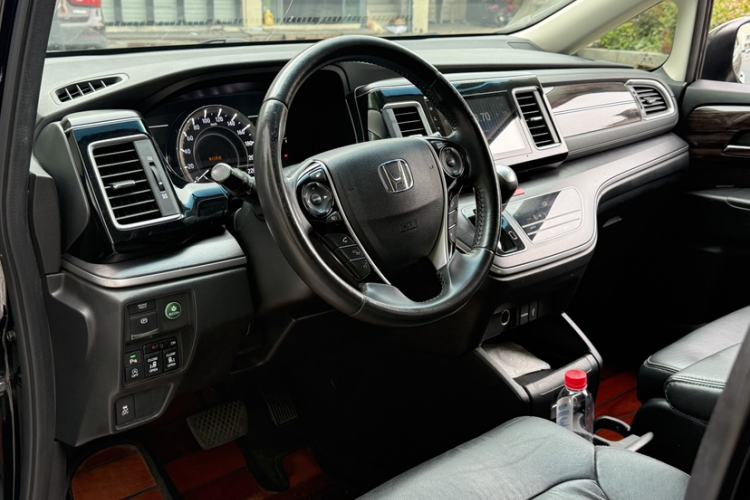 Used Honda Elysion 2016 2.4L Luxury Edition Interior 6