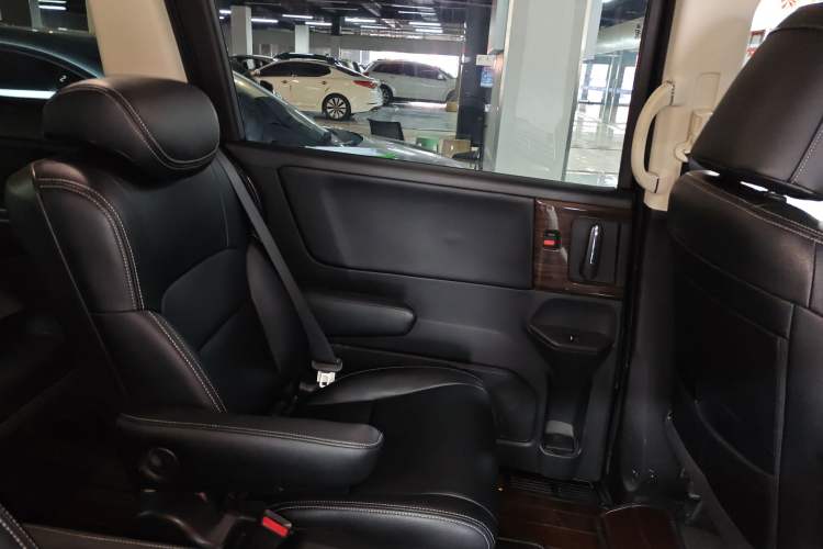 Used Honda Elysion 2016 2.4L Classic Edition Interior 8
