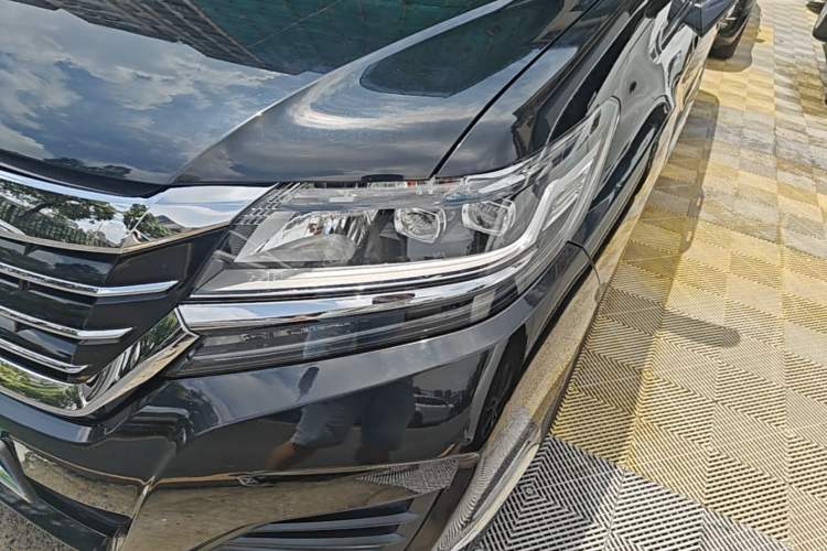 Used Honda Elysion 2016 2.4L Style Edition Left Front Headlight