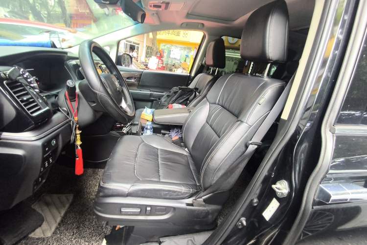 Used Honda Elysion 2016 2.4L Supreme Edition Left Front Seat