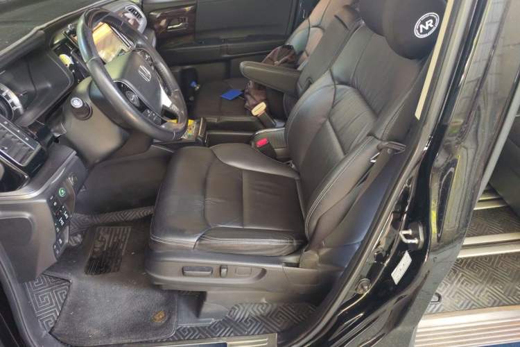 Used Honda Elysion 2016 2.4L Supreme Edition Left Front Seat