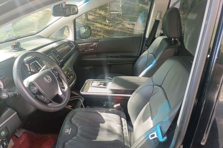 Used Honda Elysion 2016 2.4L Supreme Edition Left Front Seat