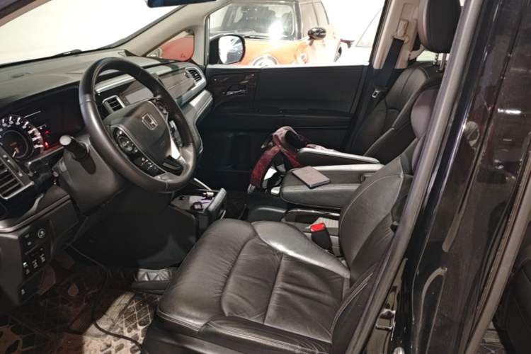 Used Honda Elysion 2016 2.4L Luxury Edition Left Front Seat