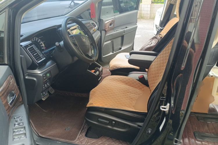 Used Honda Elysion 2016 2.4L Supreme Edition Left Front Seat