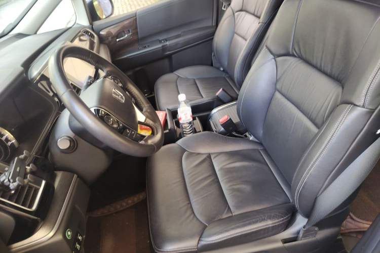 Used Honda Elysion 2016 2.4L Style Edition Left Front Seat