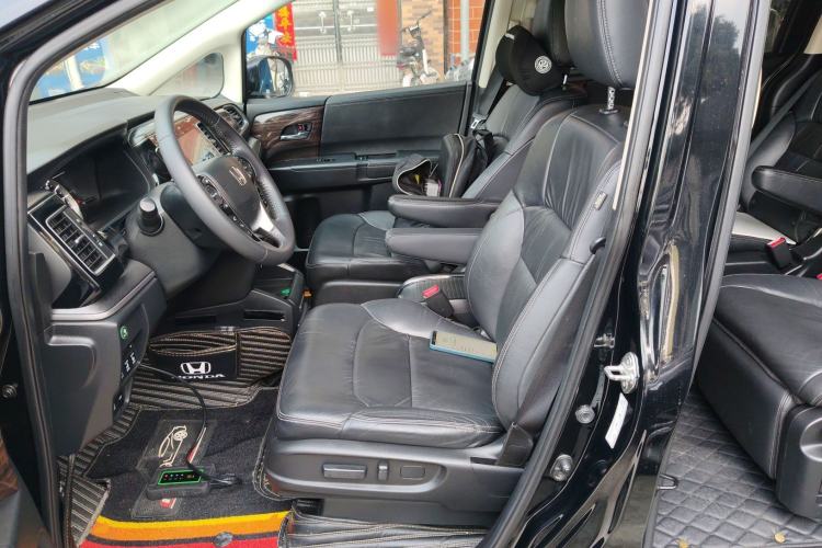 Used Honda Elysion 2016 2.4L Style Edition Left Front Seat