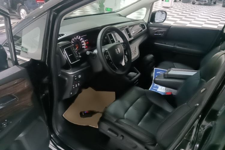 Used Honda Elysion 2016 2.4L Luxury Edition Left Front Seat