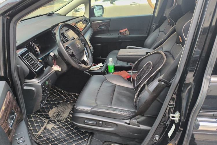 Used Honda Elysion 2016 2.4L Supreme Edition Left Front Seat