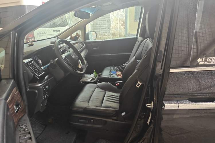 Used Honda Elysion 2016 2.4L Luxury Edition Left Front Seat