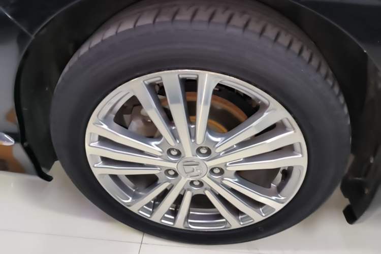 Used Honda Elysion 2016 2.4L Supreme Edition Left Front Wheel Hub
