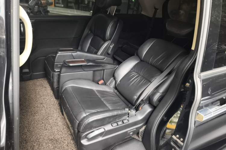 Used Honda Elysion 2016 2.4L Supreme Edition Left Rear Seat