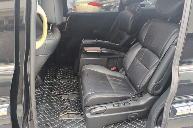Used Honda Elysion 2016 2.4L Supreme Edition Left Rear Seat
