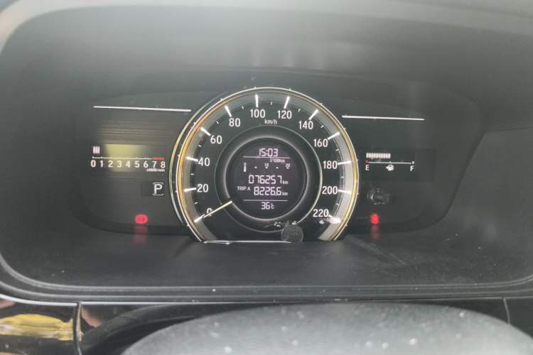 Used Honda Elysion 2016 2.4L Classic Edition Odometer Close Up