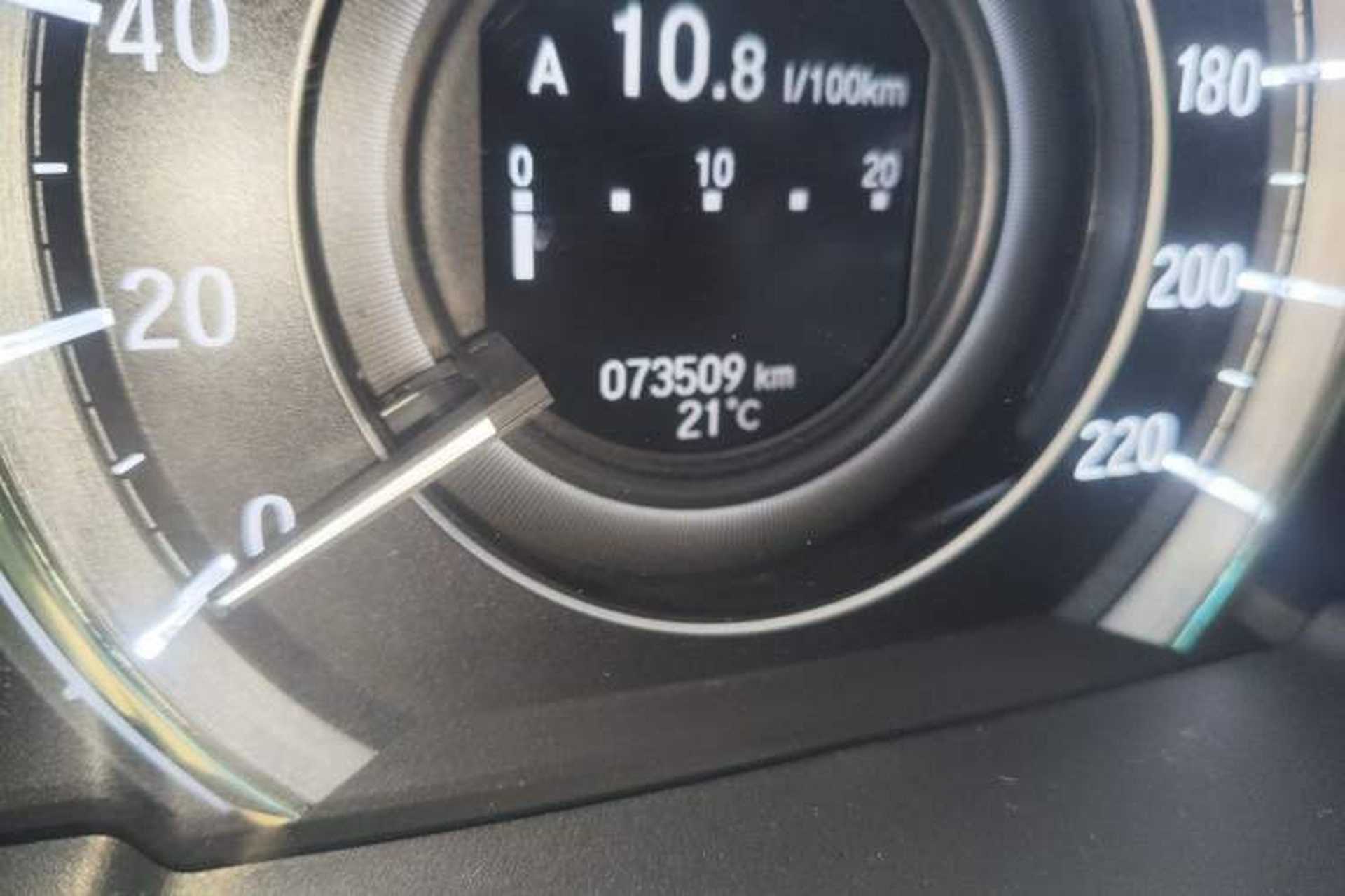 Used Honda Elysion 2016 2.4L Luxury Edition Odometer Close Up