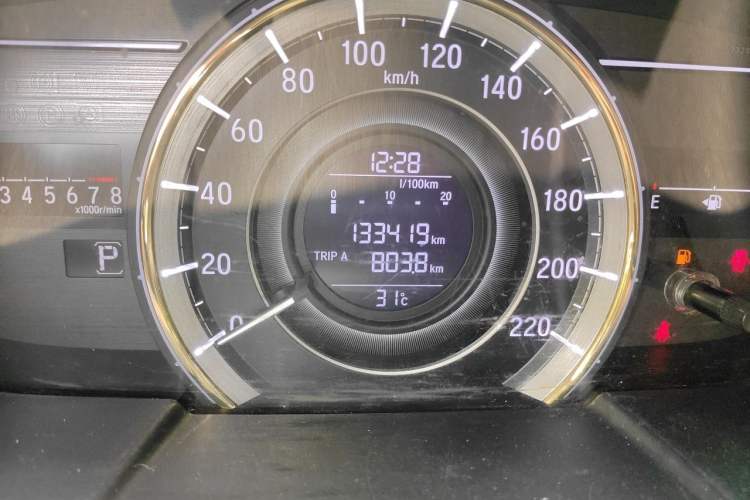 Used Honda Elysion 2016 2.4L Style Edition Odometer Close Up