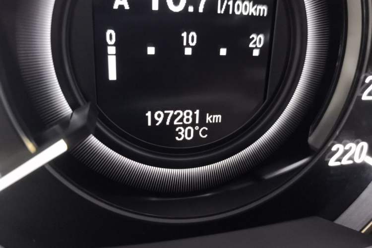 Used Honda Elysion 2016 2.4L Supreme Edition Odometer Close Up
