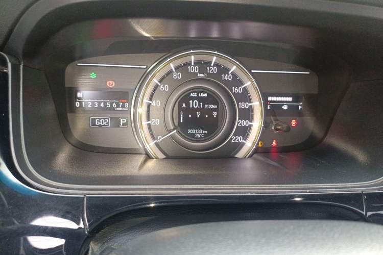 Used Honda Elysion 2016 2.4L Supreme Edition Odometer Close Up
