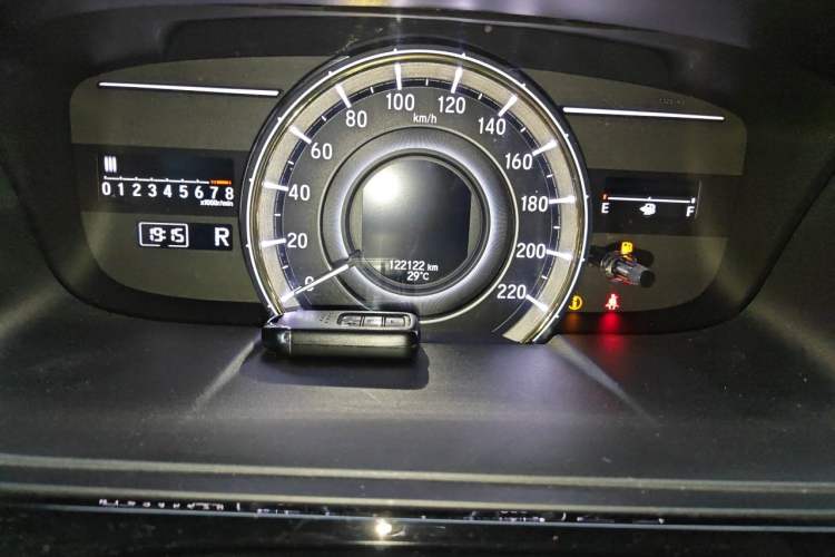 Used Honda Elysion 2016 2.4L Supreme Edition Odometer Close Up