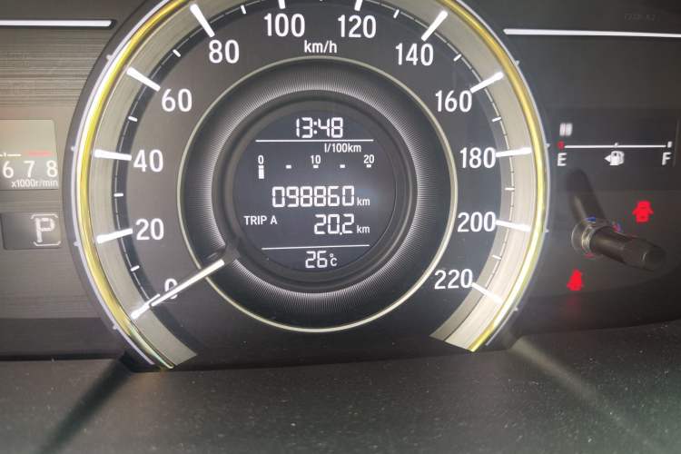 Used Honda Elysion 2016 2.4L Classic Edition Odometer Close Up