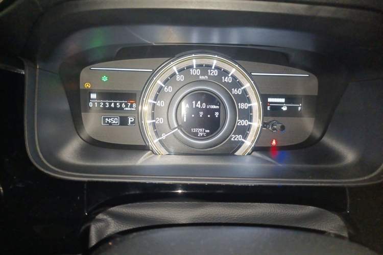 Used Honda Elysion 2016 2.4L Supreme Edition Odometer Close Up