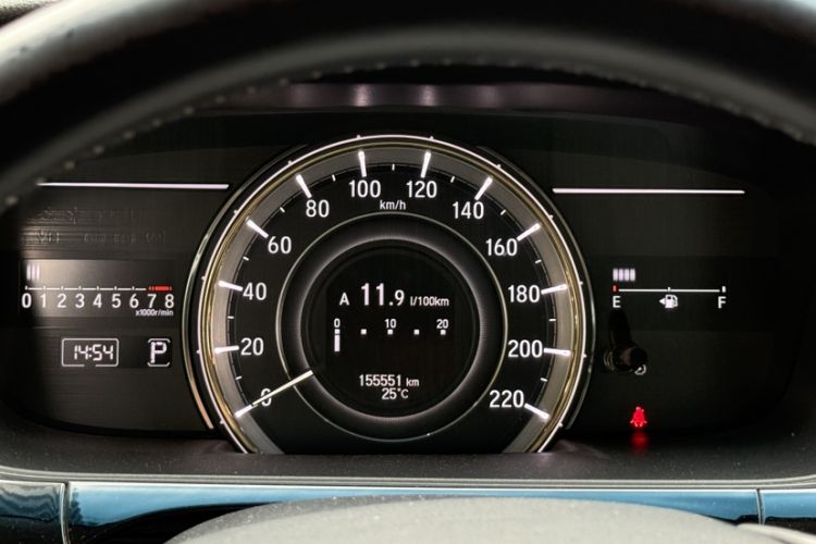 Used Honda Elysion 2016 2.4L Luxury Edition Odometer Close Up