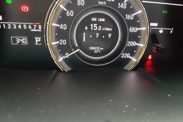 Used Honda Elysion 2016 2.4L Supreme Edition Odometer Close Up