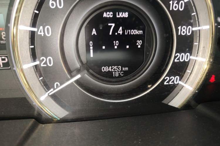 Used Honda Elysion 2016 2.4L Supreme Edition Odometer Close Up