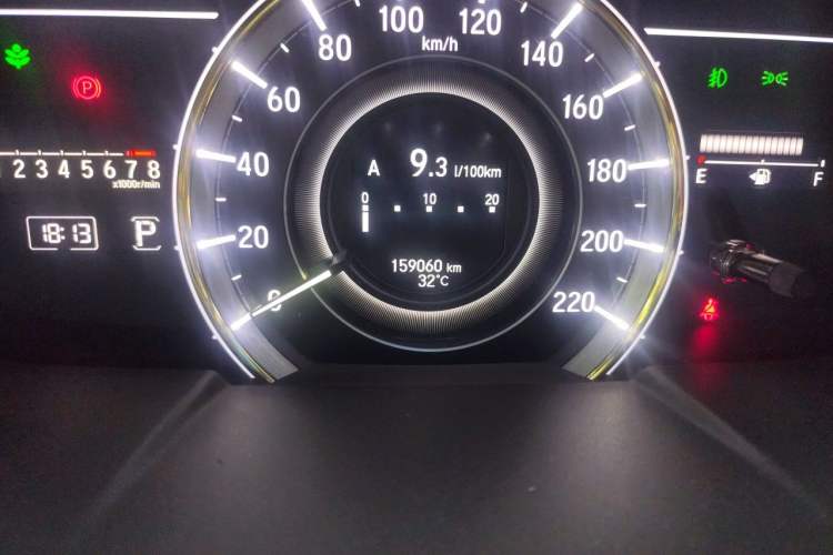 Used Honda Elysion 2016 2.4L Luxury Edition Odometer Close Up
