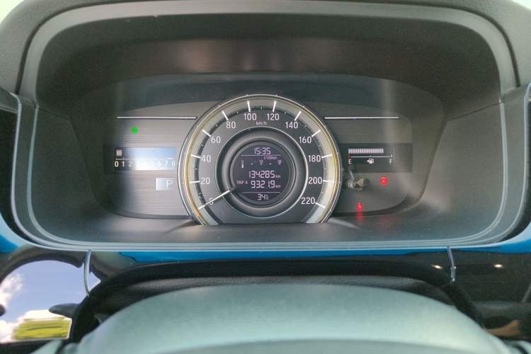 Used Honda Elysion 2016 2.4L Style Edition Odometer Close Up