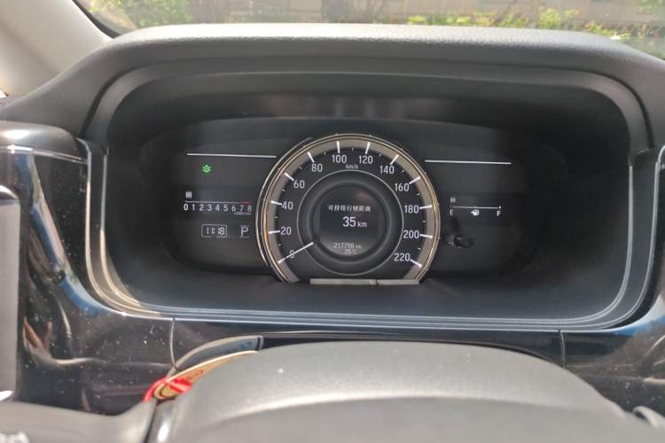 Used Honda Elysion 2016 2.4L Luxury Edition Odometer Close Up